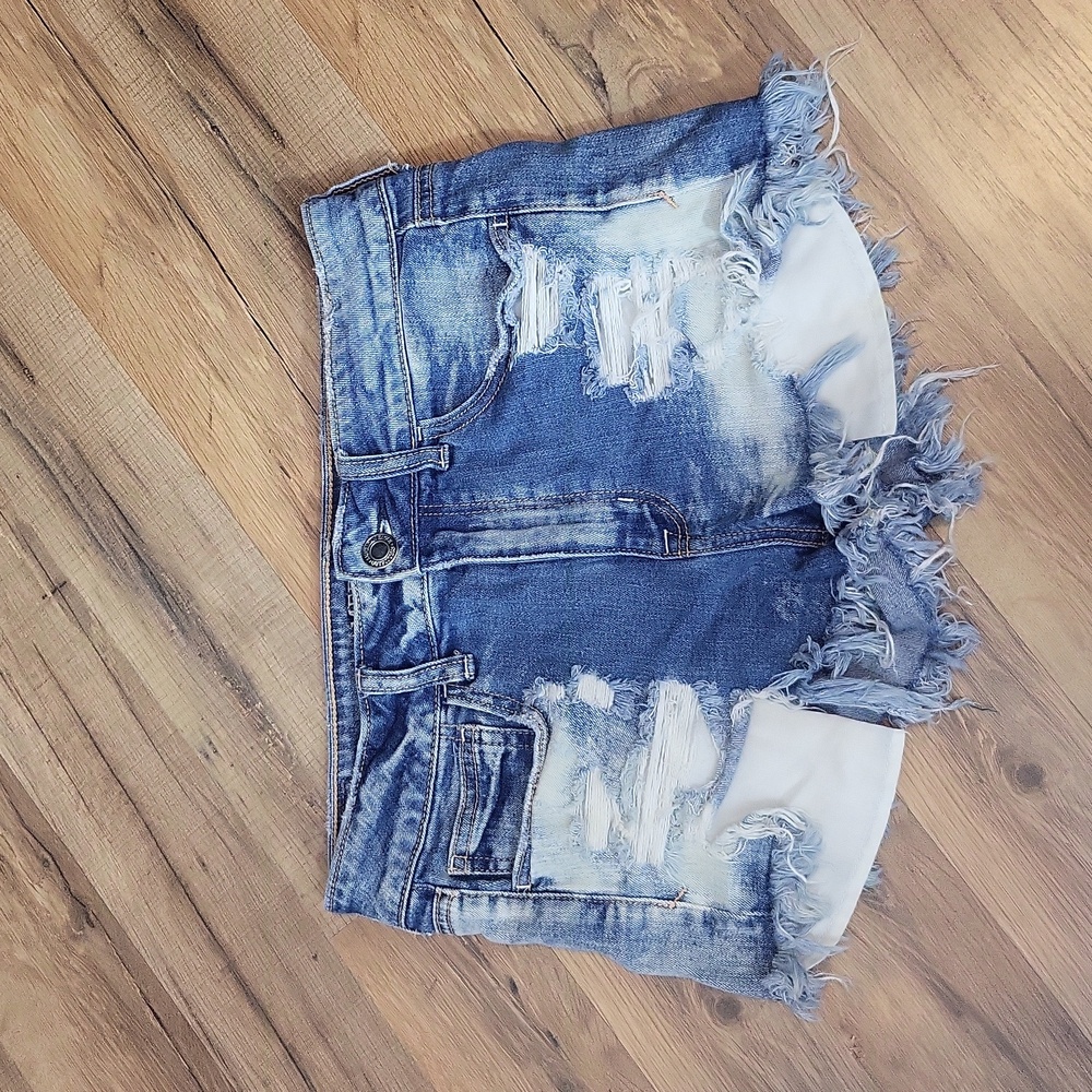 AMERICAN EAGLE Stretch Hi-Rise Shortie Very Distressed Raw Hem Jean Shorts